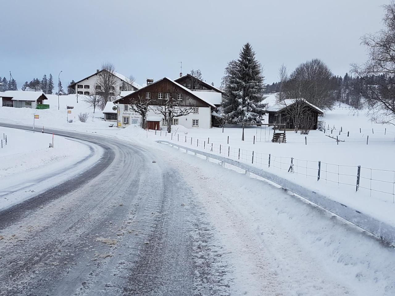 Auberge De La Couronne Saignelegier Luaran gambar